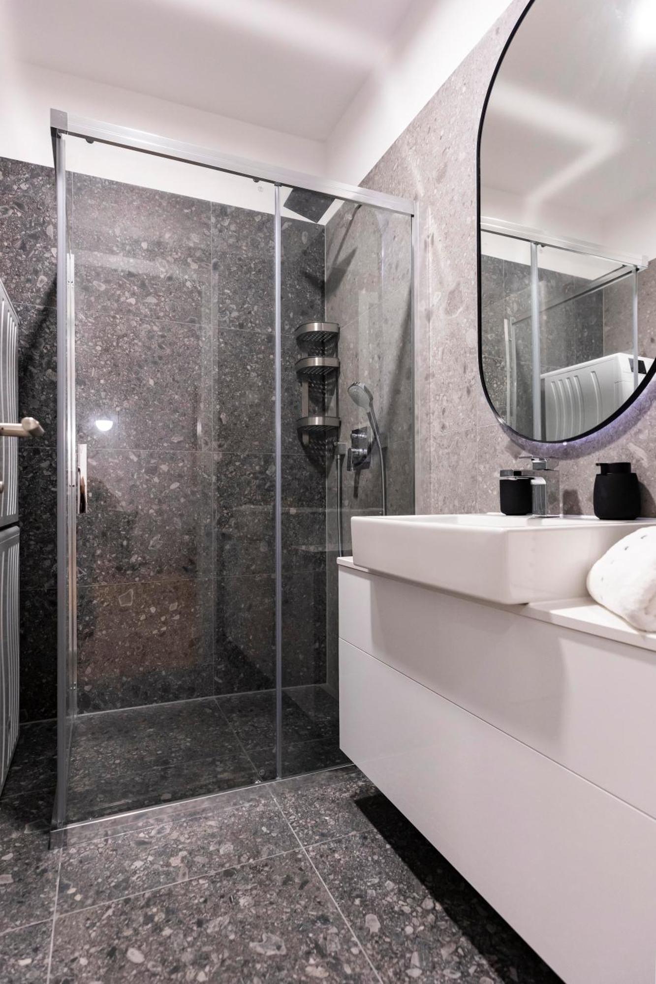 Apartma Maksimir Whisper, Lux 1bdr Apt, Free Parking *